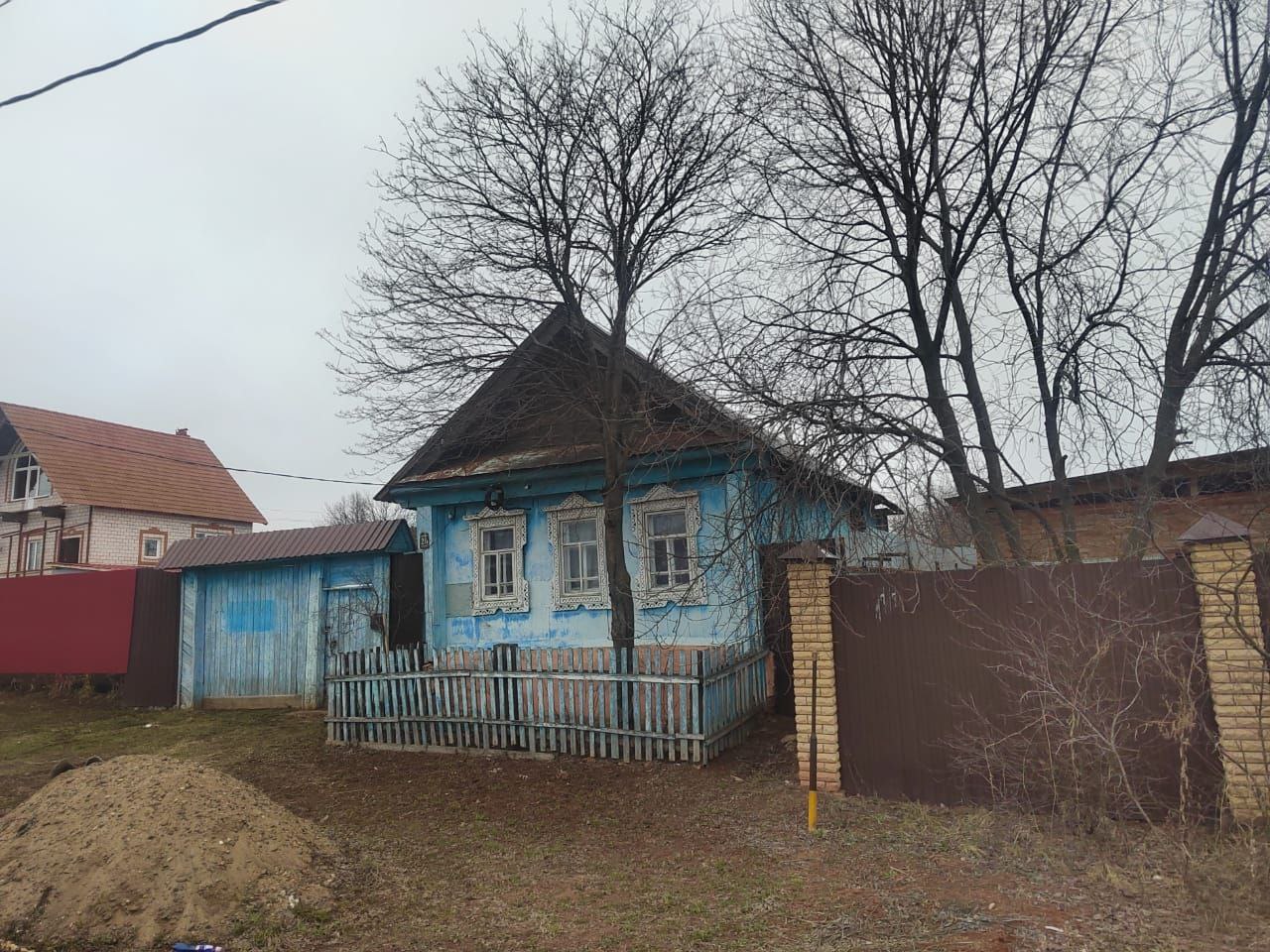 Земельный участок, площадь 582,00 кв.м., расположен по адресу: РТ, г. Агрыз, пер. Нариманова, д.28, кад. № 16:01:220258:47; здание жилое, площадь 33,90 кв.м., расположен по адресу: РТ, г. Агрыз, пер. Нариманова, д.28, кад.№ 16:01:220258:49. (741, Гиззатова О.И.). Начальная стоимость 1 336 900,00 рублей.