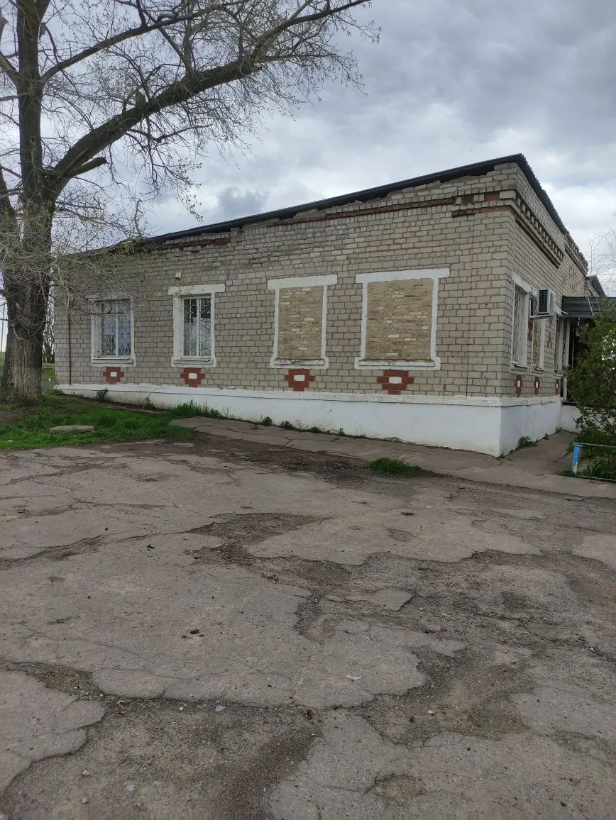 нежилое встроенное помещение, являющееся частью здания площадью 176,4 кв.м., расположенное по адресу: Российская Федерация, Донецкая Народная Республика, село Самсоново, улица Братьев Зеленских, дом 49А, кадастровый номер: 93:16:0050501:193
