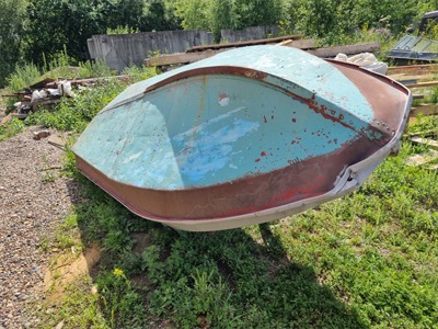 Маломерное судно Обь М, 1982 г.в., заводской № 67279, бортовой № Р27-53КЮ, комплектность и состояние не проверялась, данное имущество обращено в доход государства. Находится в Енисейском районе