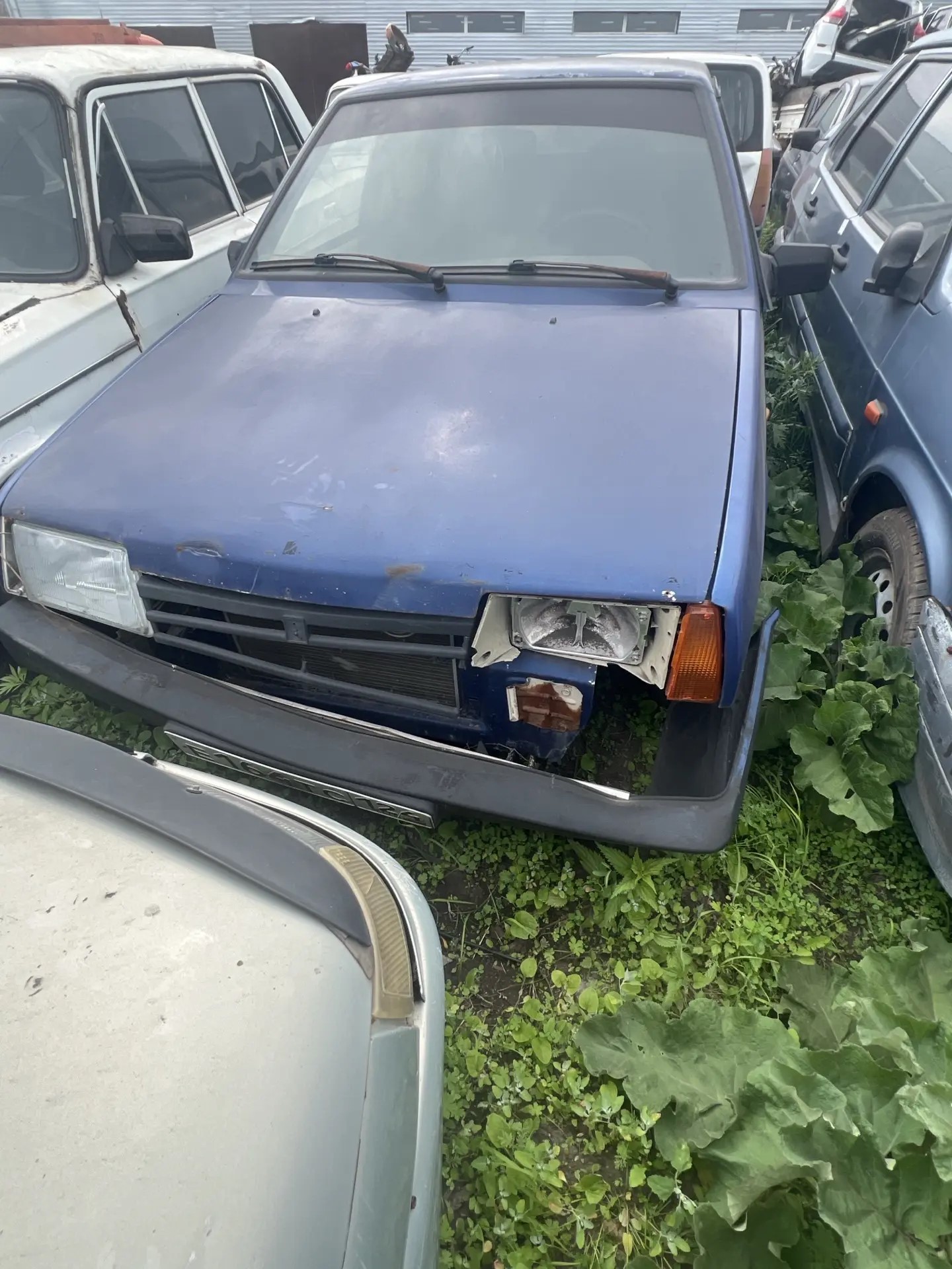 Автомобиль ВАЗ 21099 г/н Е164ТС124, 2000г.в, VIN XTA210990Y2795978, комплектность и состояние не проверялась данное имущество обращено в доход государства, находится в г. Ужур. (Документы и ключи отсутствуют)