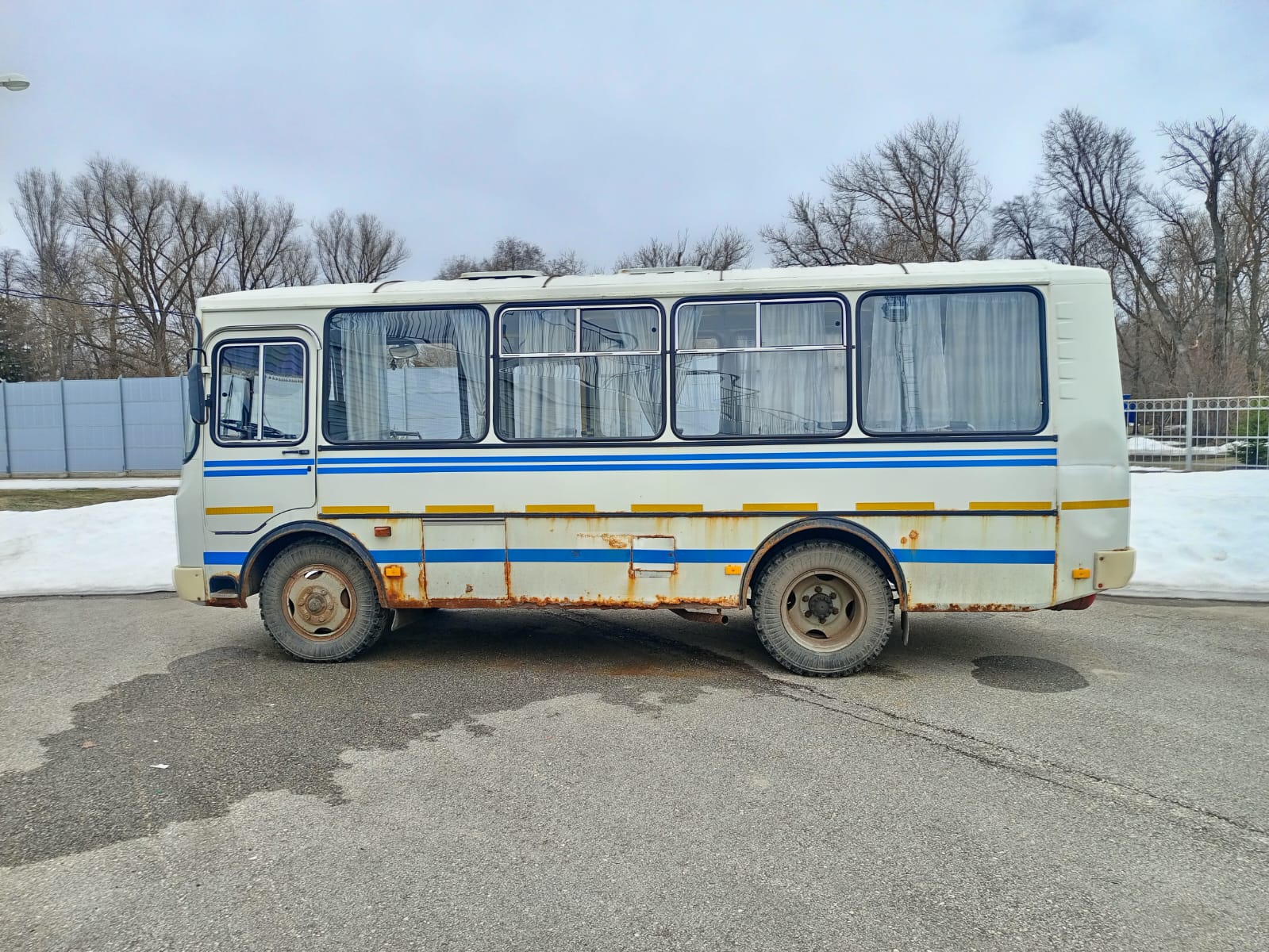 Автобус ПАЗ 32054, идентификационный номер (VIN): Х1М3205К060006707, категория ТС: D, год изготовления: 2006, модель, № двигателя: 523400, 61016367, кузов №: 60006707, тип двигателя: бензиновый, цвет кузова: бело-синий, государственный регистрационный номер ВВ 555 63