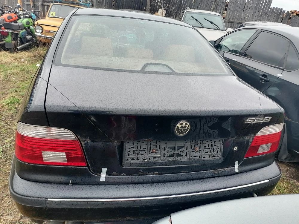 Автомобиль марки BMW 528 I, грз:Р104РА/11