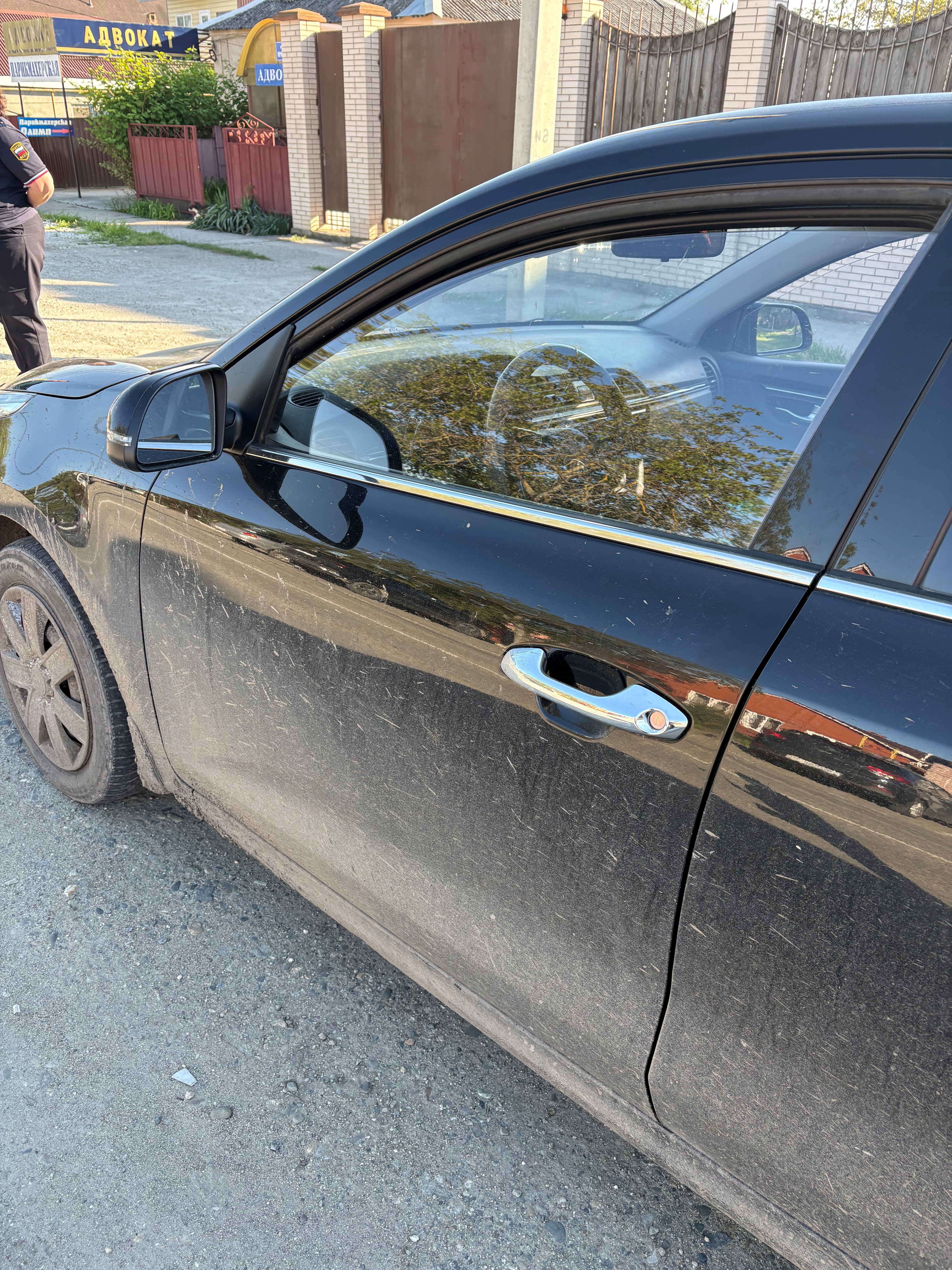 Д-к Гапонов В.М. А/м KIA RIO, г/в 2020, г/н В757КО193, VIN Z94C341BBLR178526. Обременение:арест, н/ц 1 067 334,00 руб., з-к 213 467,00 руб., ш/а 10 637,00 руб.