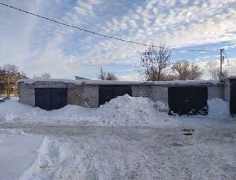 Нежилое помещение первого этажа отдельно стоящего одноэтажного нежилого строения (кадастровый номер 02:55:030157:599), расположенное по адресу: Республика Башкортостан, г. Уфа, Калининский район, ул. Интернациональная, напротив дома № 103 (четная сторона), гаражный бокс № 3.