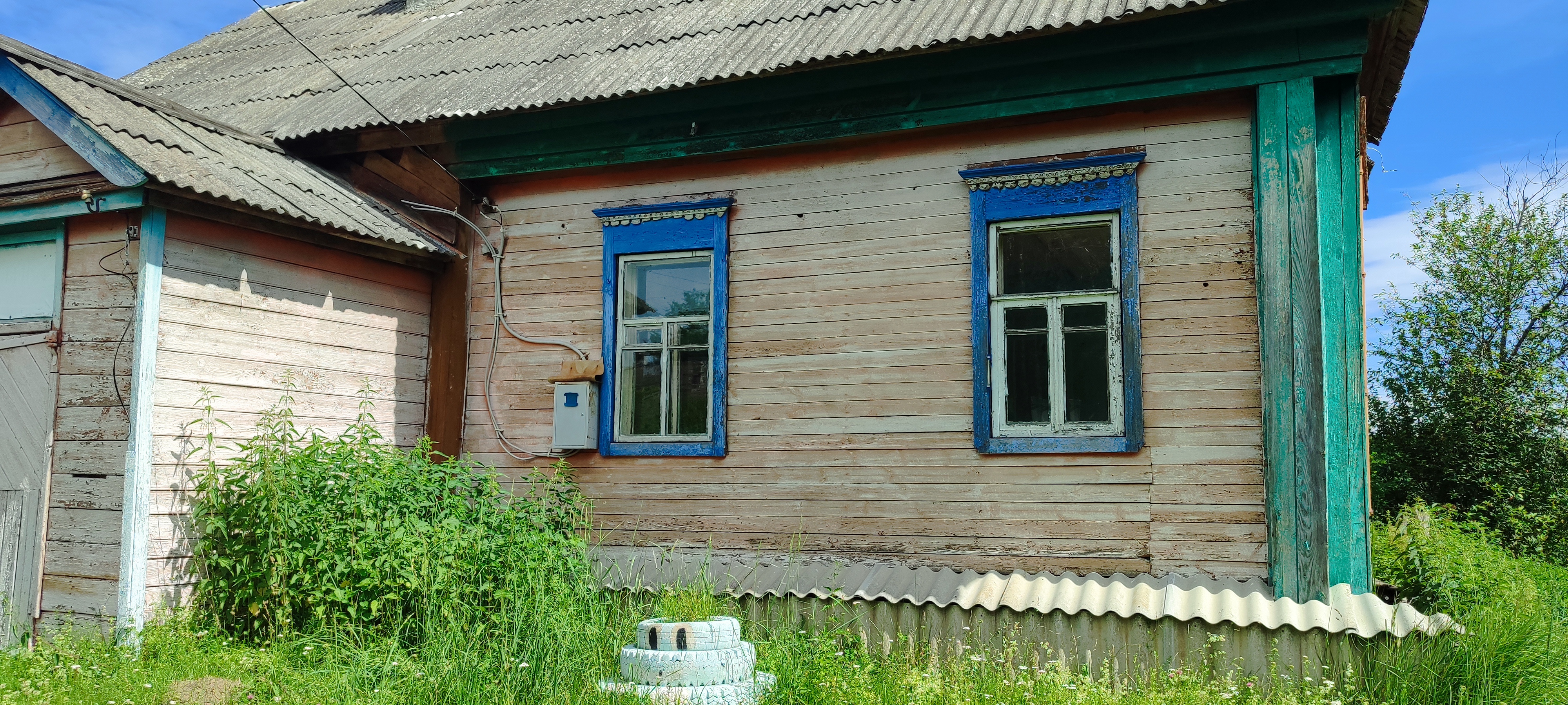 Нежилое здание общей площадью 70,1 кв.м., количество этажей 1 (подземных 0), кадастровый номер: 73:04:022003:83; Земельный участок общей площадью 1407 кв.м., с кадастровым номером: 73:04:022003:35, категории земель: земли населенных пунктов, с видом разрешенного использования: под существующей школой