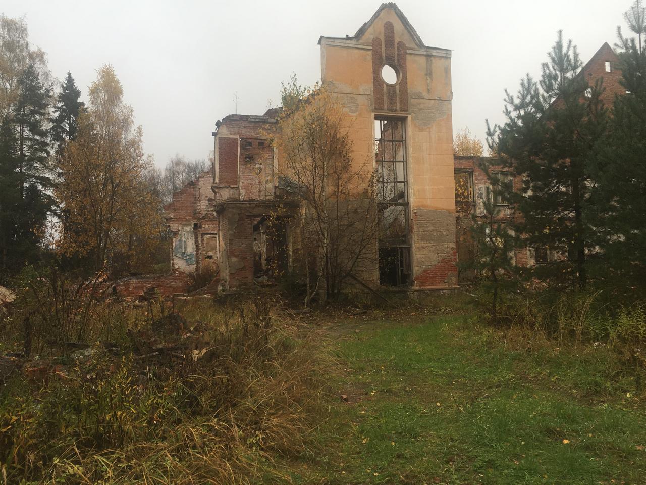 Имущество, находящееся в собственности Ярославской области, расположенное по адресу: Ярославская область, р-н Тутаевский, п. Красный Бор, ул. Верхняя Дача, д. 11, с земельным участком