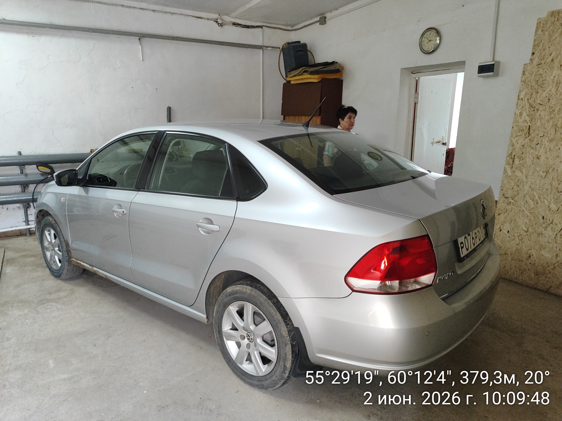 Автомобиль Volkswagen Polo, год выпуска – 2013, идентификационный номер (VIN) XW8ZZZ61ZDG060471, паспорт транспортного средства 40 НР 920447