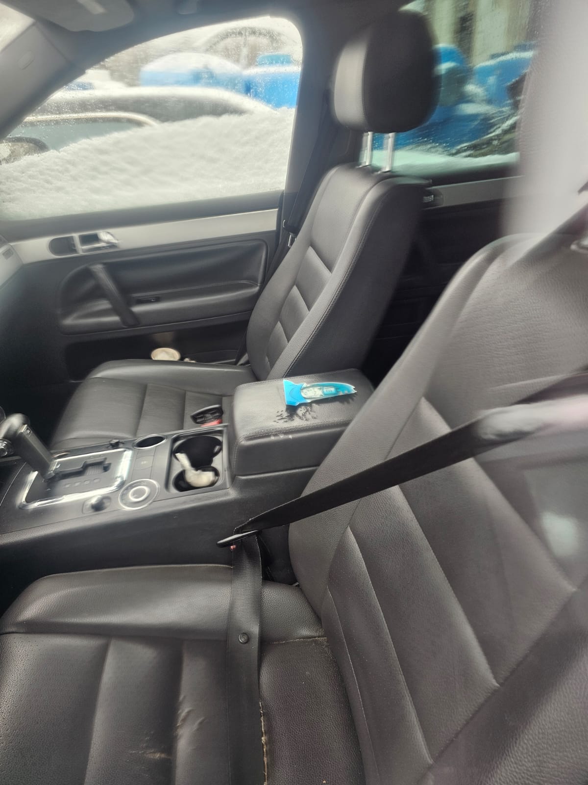Автомобиль VOLKSWAGEN TOUAREG, 2008 года выпуска, регистрационный номер в Грузии VF884FV, VIN: WVGBE77L48DO55635.