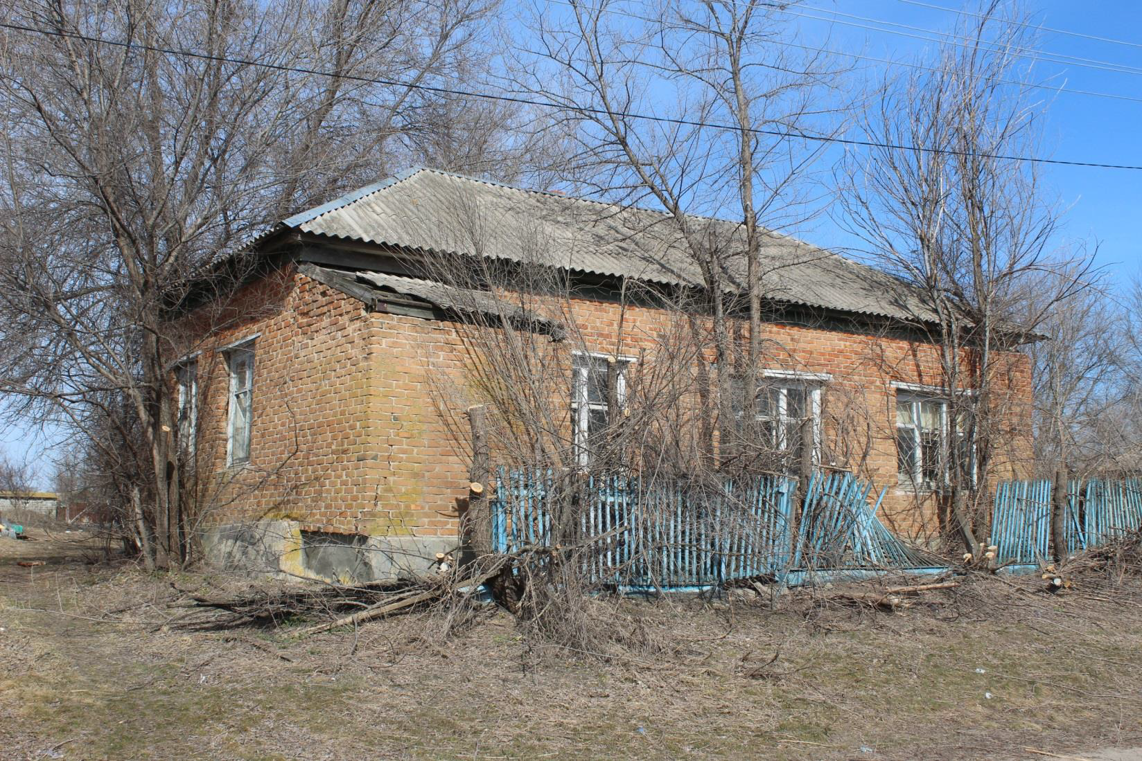 Право заключения договора купли-продажи имущества: вид объекта недвижимости: здание, наименование: данные отсутствуют, назначение: нежилое, площадь 91,3 кв. м, количество этажей: 1, в том числе подземных 0, кадастровый номер 36:06:0300007:313, виды разрешенного использования: для производственных целей.