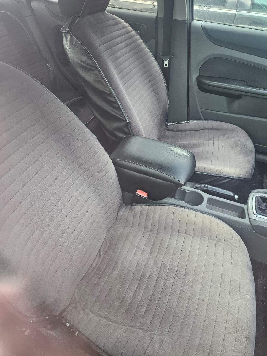 Автомобиль Ford Focus г/н А137ХЕ123, цвет белый, 2008 г.в. Документы отсутствуют.
