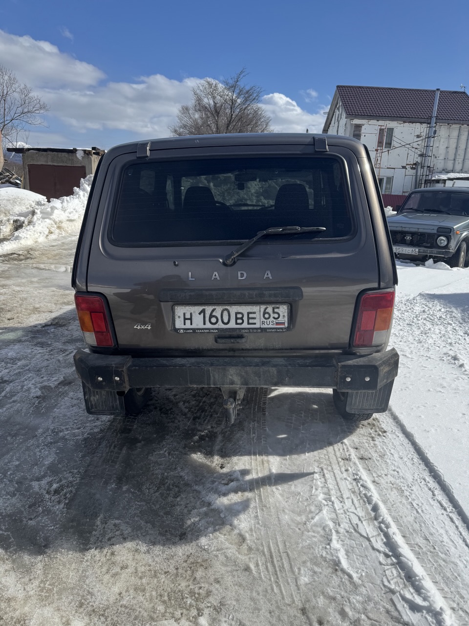 автомобиль Лада 213100, г/в 2019, г/н Н160ВЕ65, VIN XTA213100K0205483. Место нахождения: Сахалинская область, г. Южно-Сахалинс, СНТ Аграрник 69. Должник Акопян А.Г. Обременение: арест