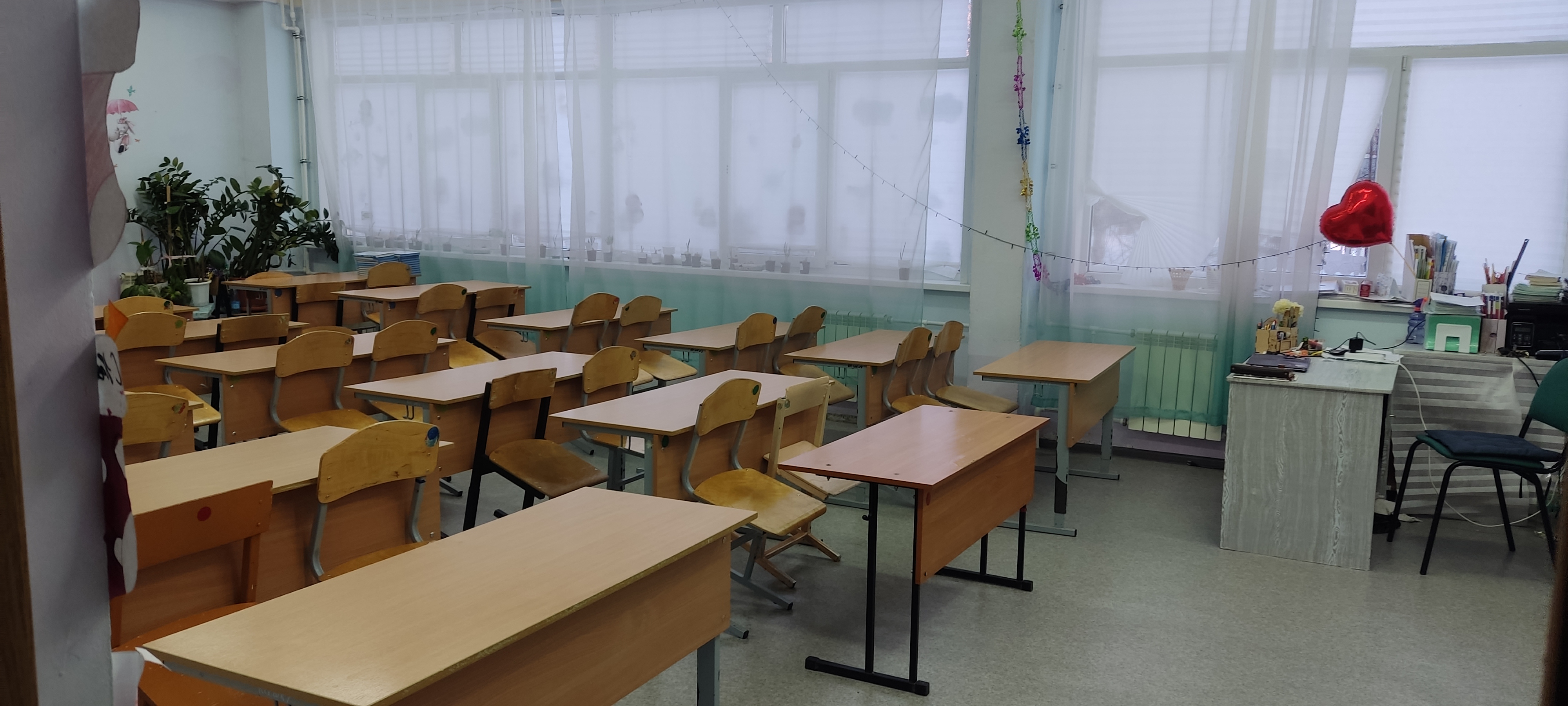 Помещение №18, площадью 55,5 кв.м., расположенное на 4 этаже здания школы по адресу: Республика Татарстан, Нижнекамский район, п.г.т.Камские Поляны, д.1/29
