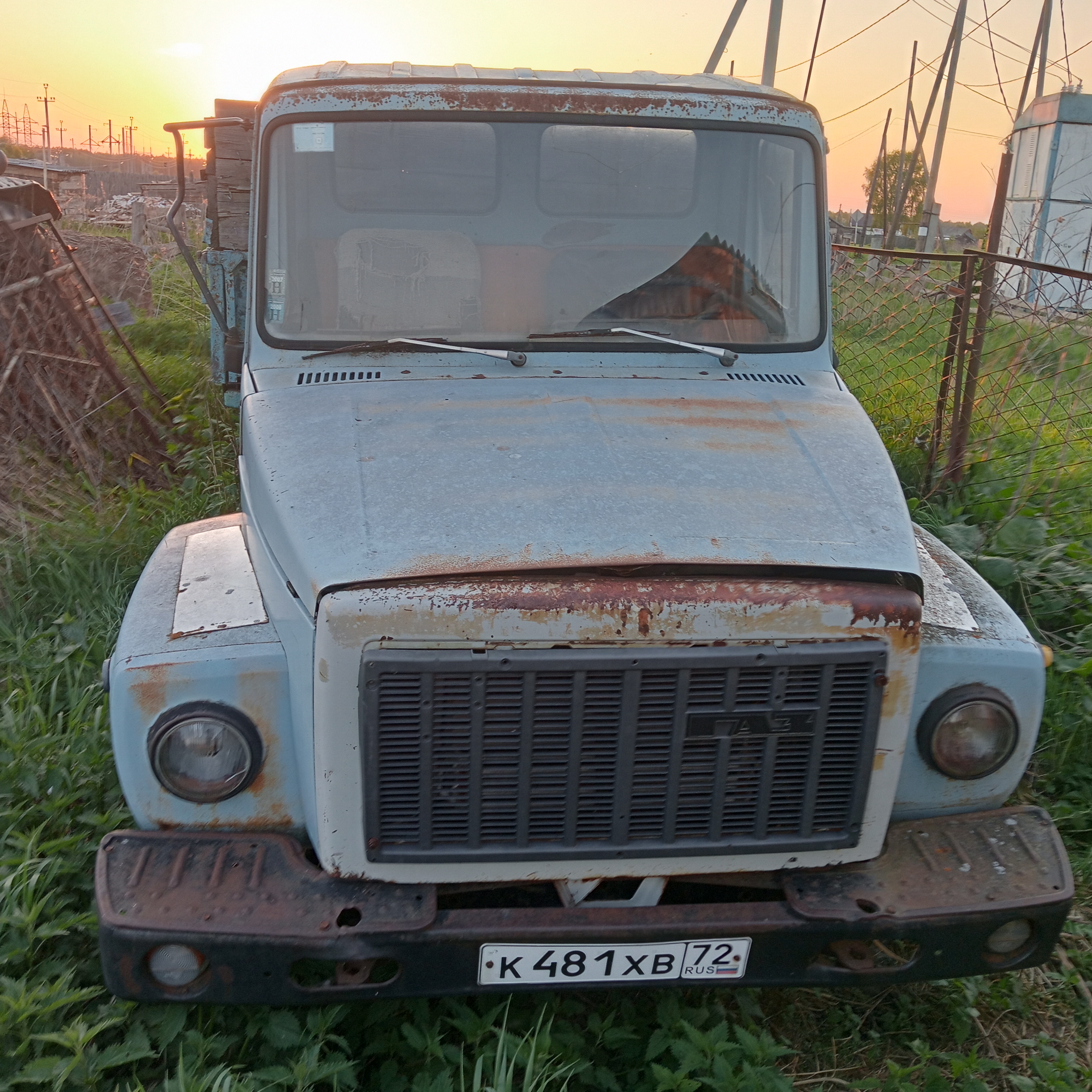 Автомобиль грузовой бортовой ГАЗ3307, 1993 года выпуска, идентификационный номер ХТН330700Р1453352, модель, № двигателя 511-103678, шасси № 1453352, цвет кузова - синий.
