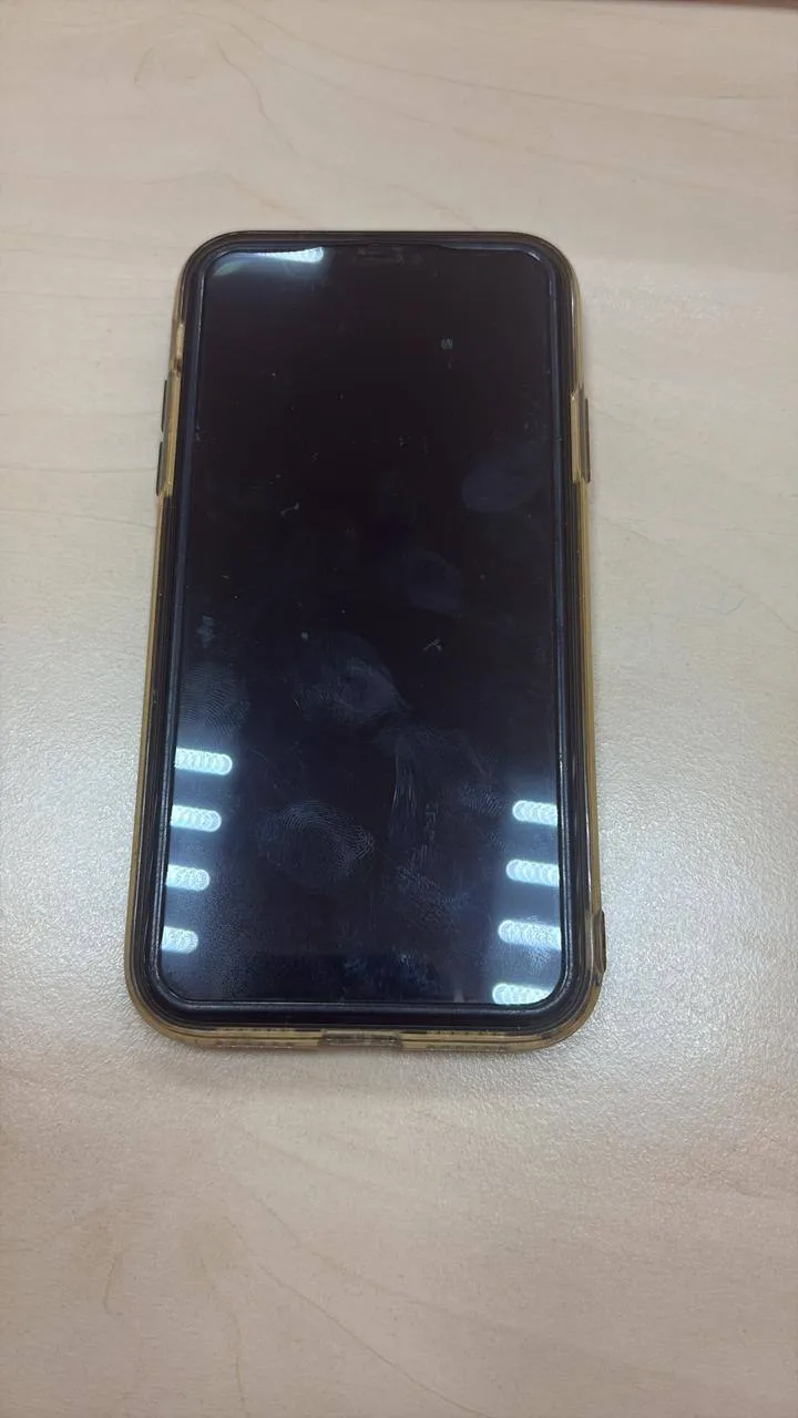Мобильный телефон марки Iphone 11. 1шт.