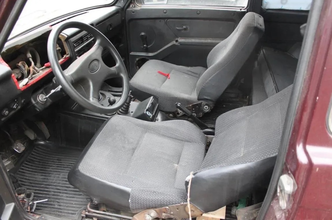 Легковой автомобиль LADA 212140, VIN XTA212140D2123003, 2013 года выпуска; цвет кузова: темно-вишневый; мощность двигателя, л.с.: 82,9; тип двигателя: бензиновый, пробег 103 132 км., паспорт ТС: 63 НС 496795 от 21.03.2013г.