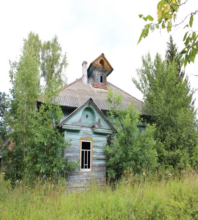 нежилое здание, год завершения строительства 1876, общей площадью 139,2 кв.м., по адресу: Ярославская обл., р-н Любимский, д. Булаково, ул. Школьная, д. 22, кадастровый номер: 76:06:070201:118, с земельным участком 1211 кв.м., местоположение: Ярославская область, Любимский р-н, д. Булаково, ул. Школьная, д. 22, кадастровый номер: 76:06:070201:378
