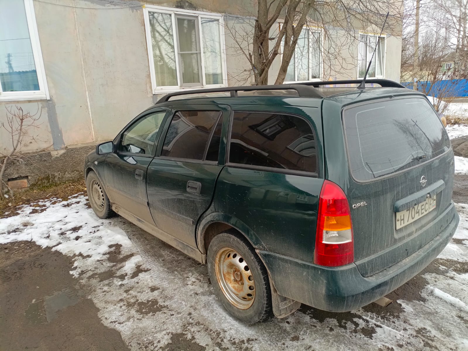 Автомобиль OPEL ASTRA, г.р.з. Н704ЕС29, VIN W0L0TGF35X2035810, 1 шт. + Автомобиль ВАЗ-21074, 2006 г.в., г.р.з. Е819СС29, VIN XTA21074062338726, 1 шт. Единый лот. Реализация по прямому назначению. Сопроводительные документы отсутствуют.