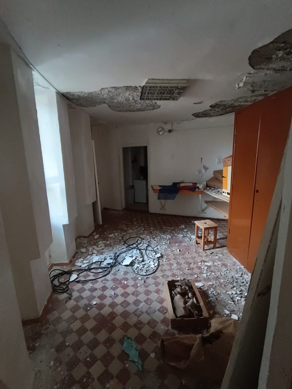 Здание, кадастровый номер 14:20:020015:919 общей площадью 63,5 кв.м., здание, кадастровый номер14:20:020015:920 общей площадью 57,2 кв.м., сооружение, кадастровый номер14:20:020015:921, расположенные по адресу: Республика Саха (Якутия), у. Нижнеколымский, п. Черский, район Комарок