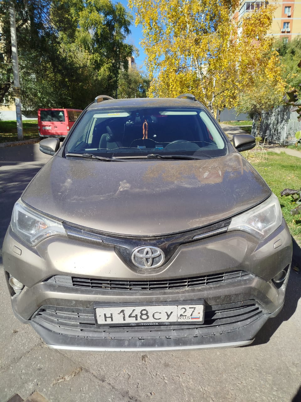 Автомобиль Toyota RAV 4, легковой универсал, 2016 года выпуска.