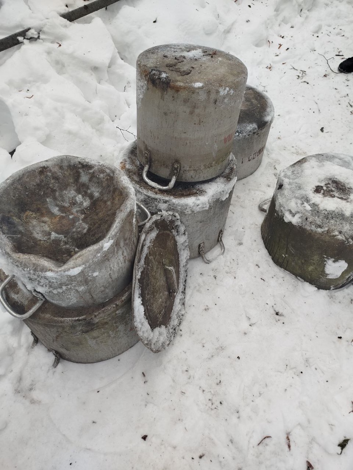 Высвобождаемое движимое военное имущество (лом продовольственной службы)