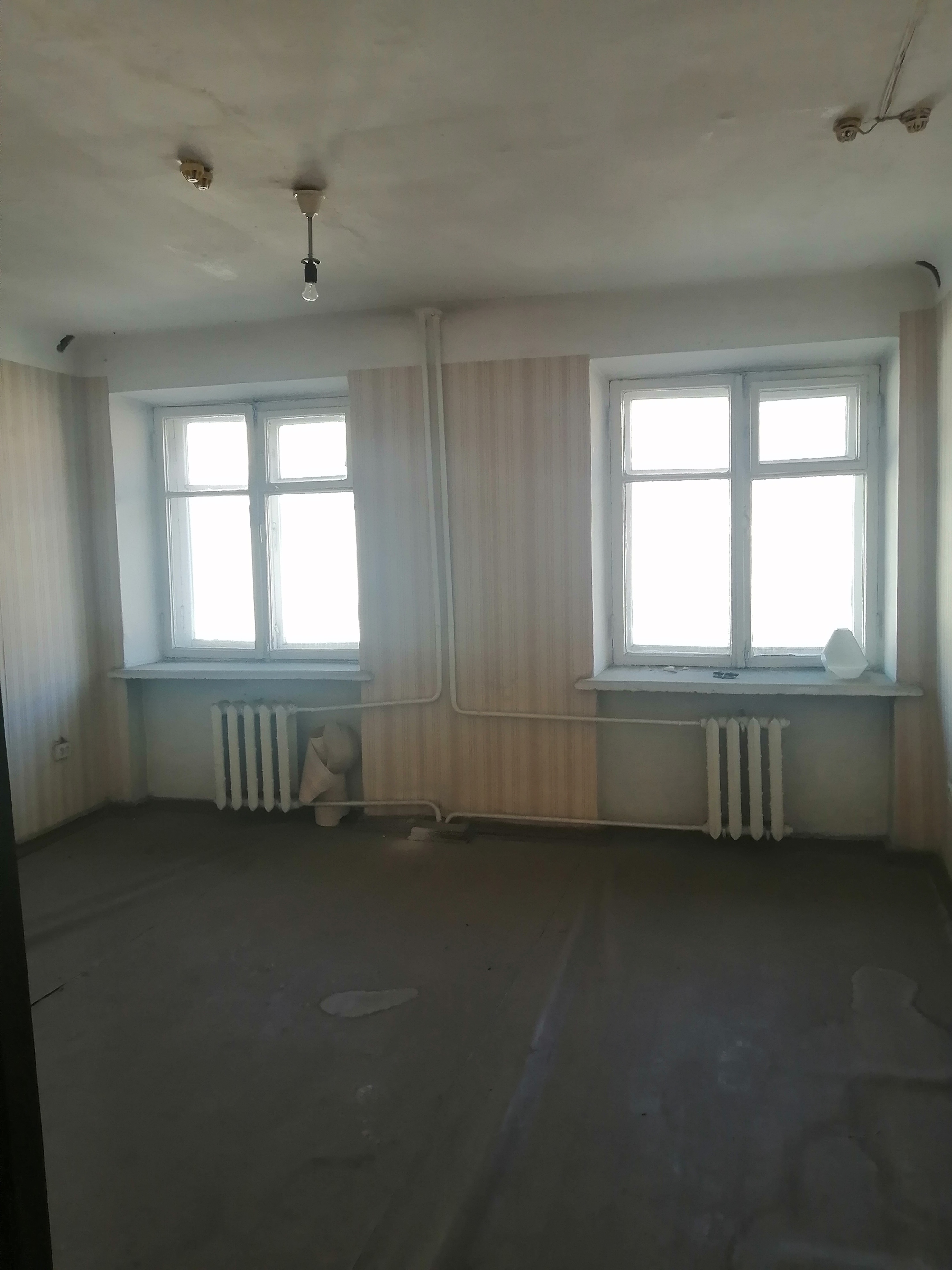 Право на заключение договора аренды части нежилого помещения 40П, (номер на поэтажном плане: 21), кадастровый номер 55:36:000000:159790, общей площадью 17,5 кв.м., расположенного на 4 этаже здания по адресу: г. Омск, пр. К. Маркса, д.34А.