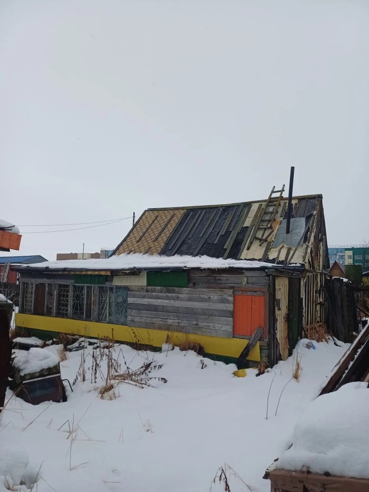 Здание (жилой дом) площадью 50 кв. м, кадастровый номер 41:09:0010114:3625; земельный участок площадью 782 +/- 10 кв. м, кадастровый номер 41:09:0010114:3327, категория земель – земли населенных пунктов, вид разрешенного использования – ведение дачного хозяйства, местонахождение: Камчатский край, Усть-Камчатский р-н, п. Усть-Камчатск.
