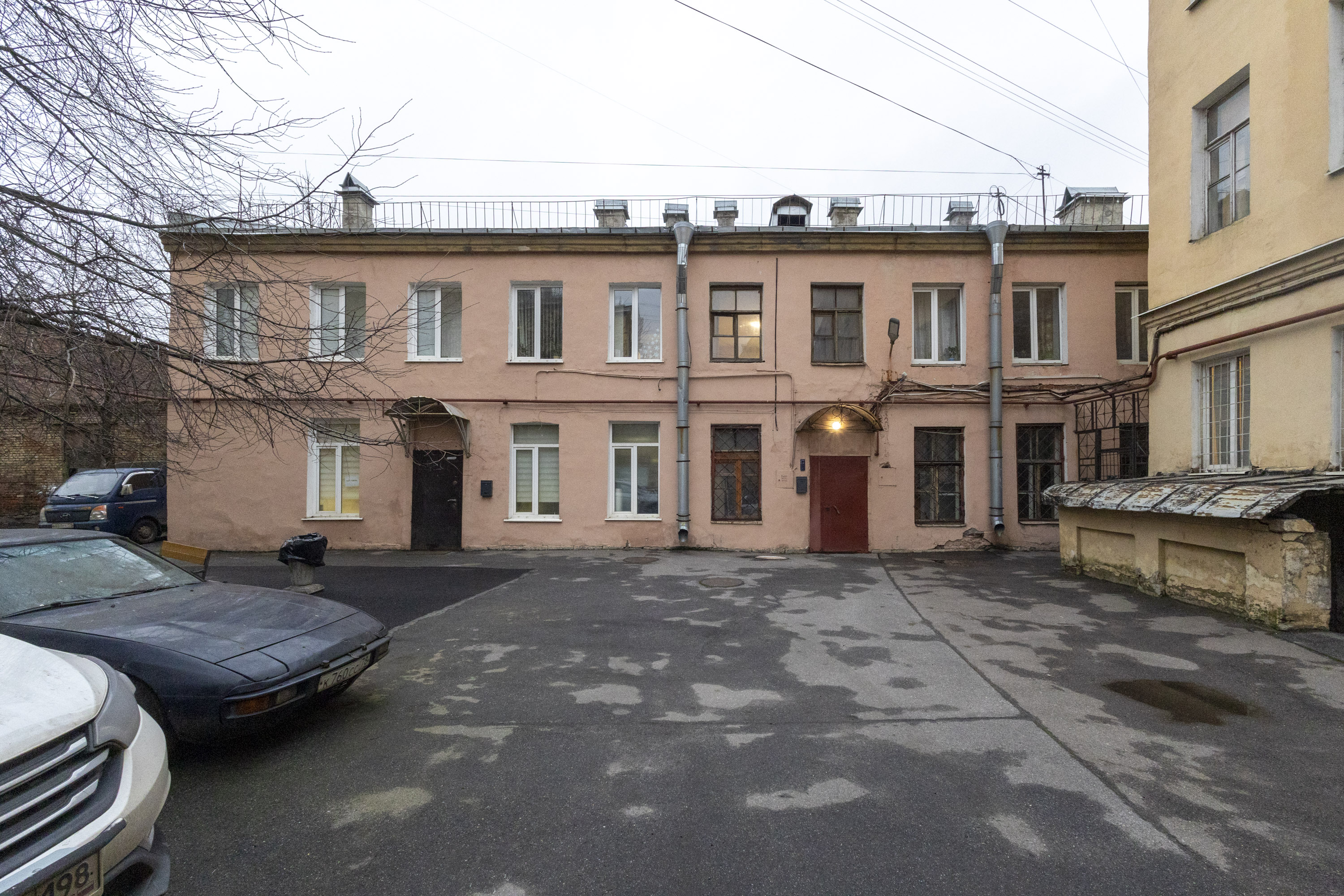 Объект нежилого фонда - нежилое помещение по адресу: Санкт-Петербург, набережная реки Фонтанки, дом 137, литера Д, помещение 1-Н, 2-Н