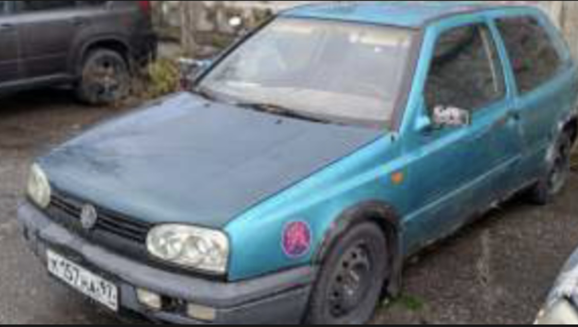 Автомобиль марки Фольксваген Гольф, 1992 года выпуска, г/н К157НА97, цвет зелёный.