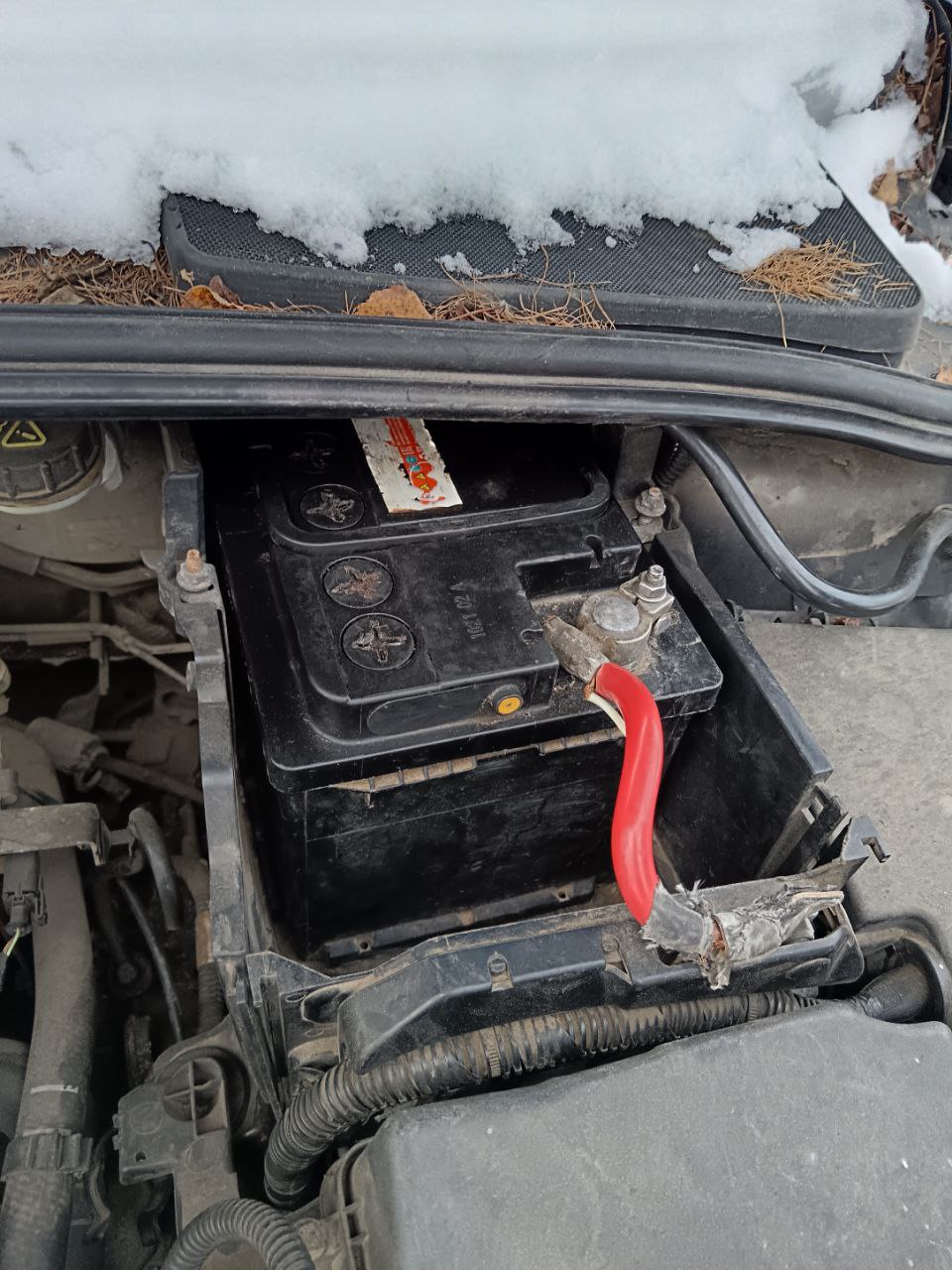 Легковой автомобиль марки FORD FOCUS, 2013 г.в., г/н В689УС43; VIN: X9FMXXEEBMDP17864, цвет серокоричневый