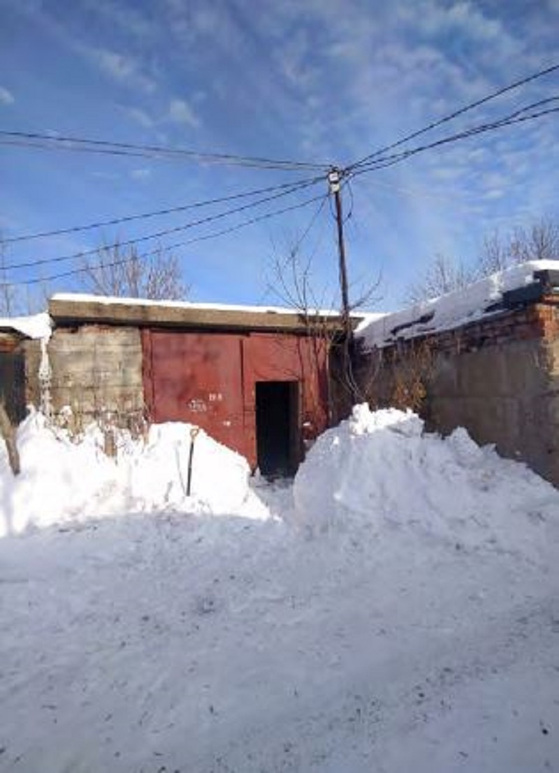 Нежилое помещение первого этажа отдельно стоящего одноэтажного нежилого строения (кадастровый номер 02:55:030157:602), расположенное по адресу: Республика Башкортостан, г. Уфа, Калининский район, ул. Интернациональная, напротив дома № 103 (четная сторона), гаражный бокс № 5.