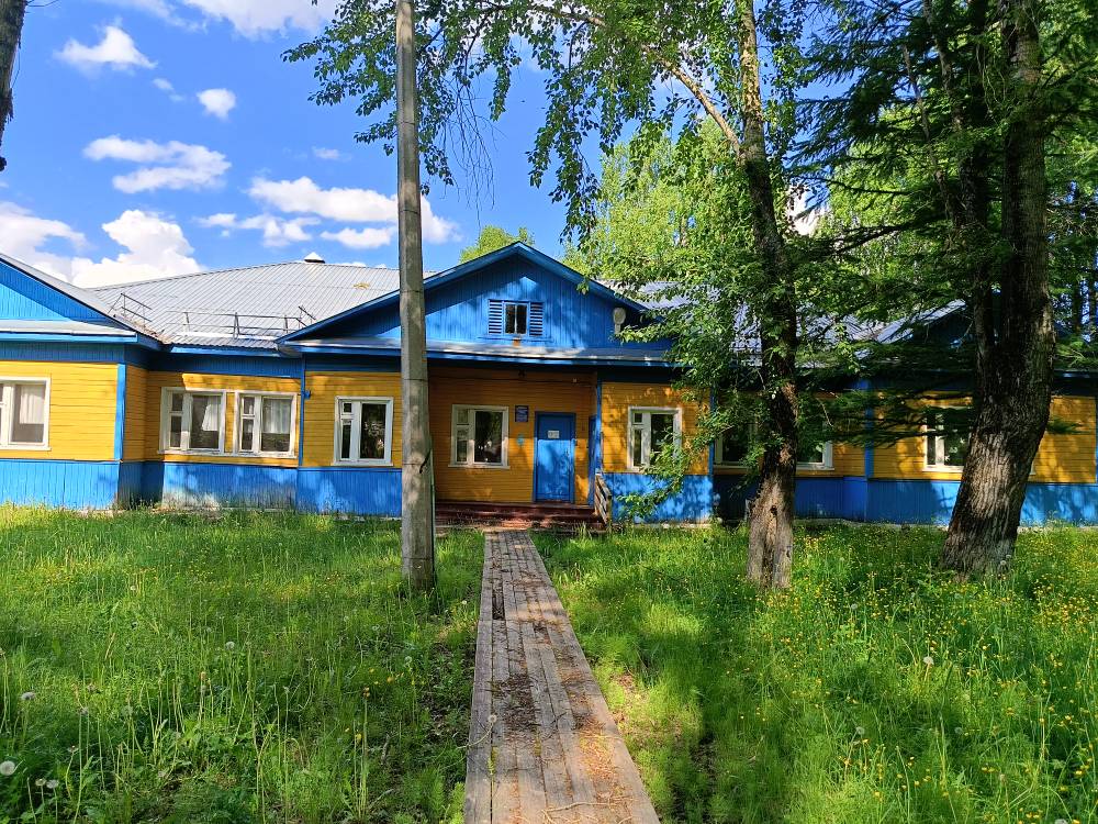 Имущественный комплекс: нежилое здание детского сада, нежилое здание сарая-склада, нежилое здание прачечной по адресу: г. Сыктывкар, ул. Ухтинская, д. 9 одновременно с земельным участком