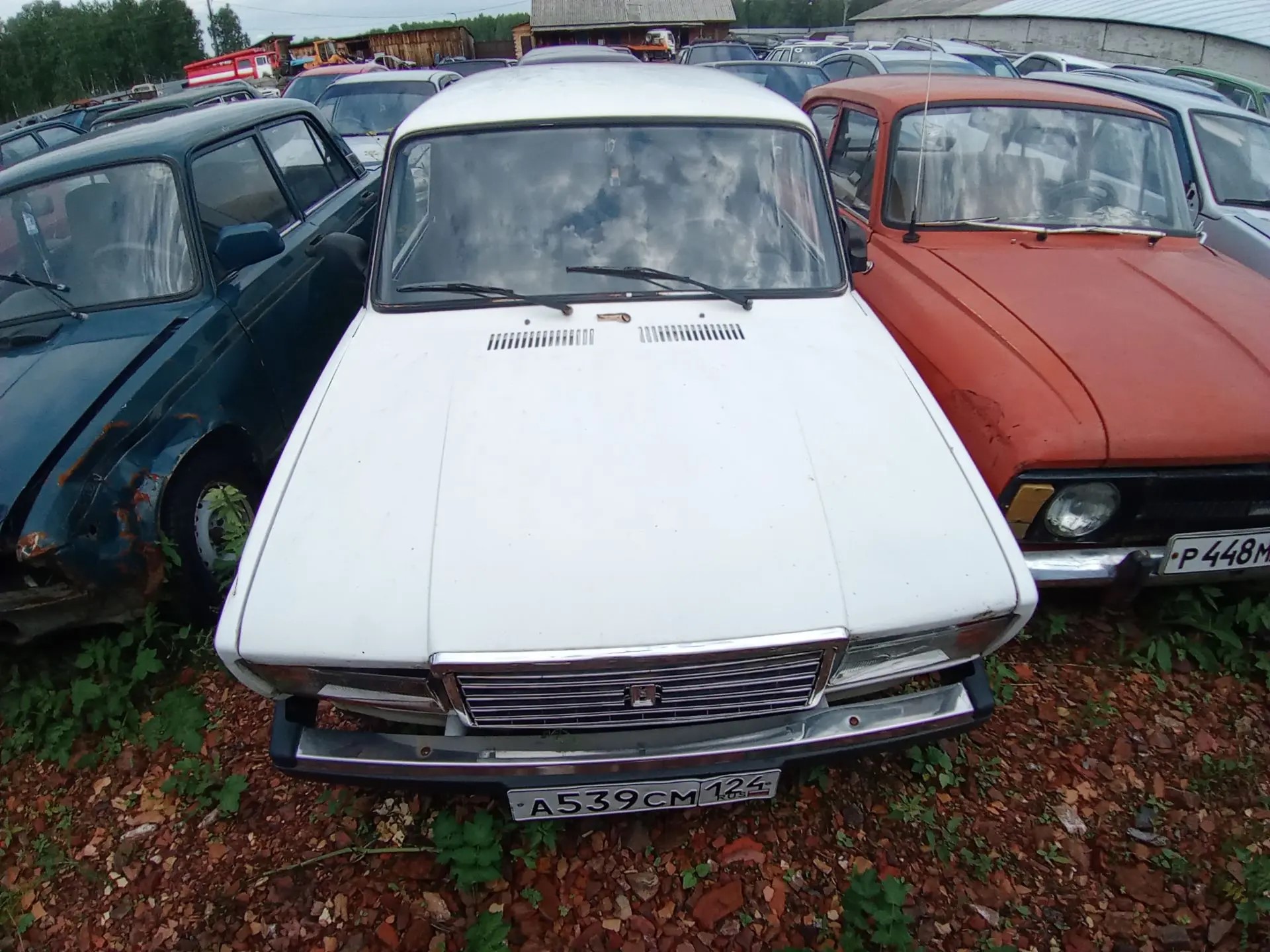 Автомобиль LADA 210740, г/н А539СМ124, 2010 г.в., VIN XTA210740A2993279, двигатель № 9666631, цвет белый комплектность и состояние не проверялась данное имущество обращено в доход государства, (Документы отсутствуют)Находится в Дзержинском районе