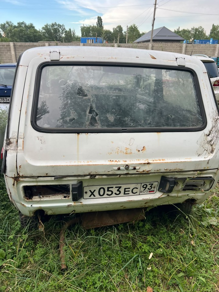 Автомобиль ВАЗ 2121 белого цвета, г/н Х 053ЕС93, 1983 г.в.,VIN XTA212100D0287260. Документы отсутствуют.