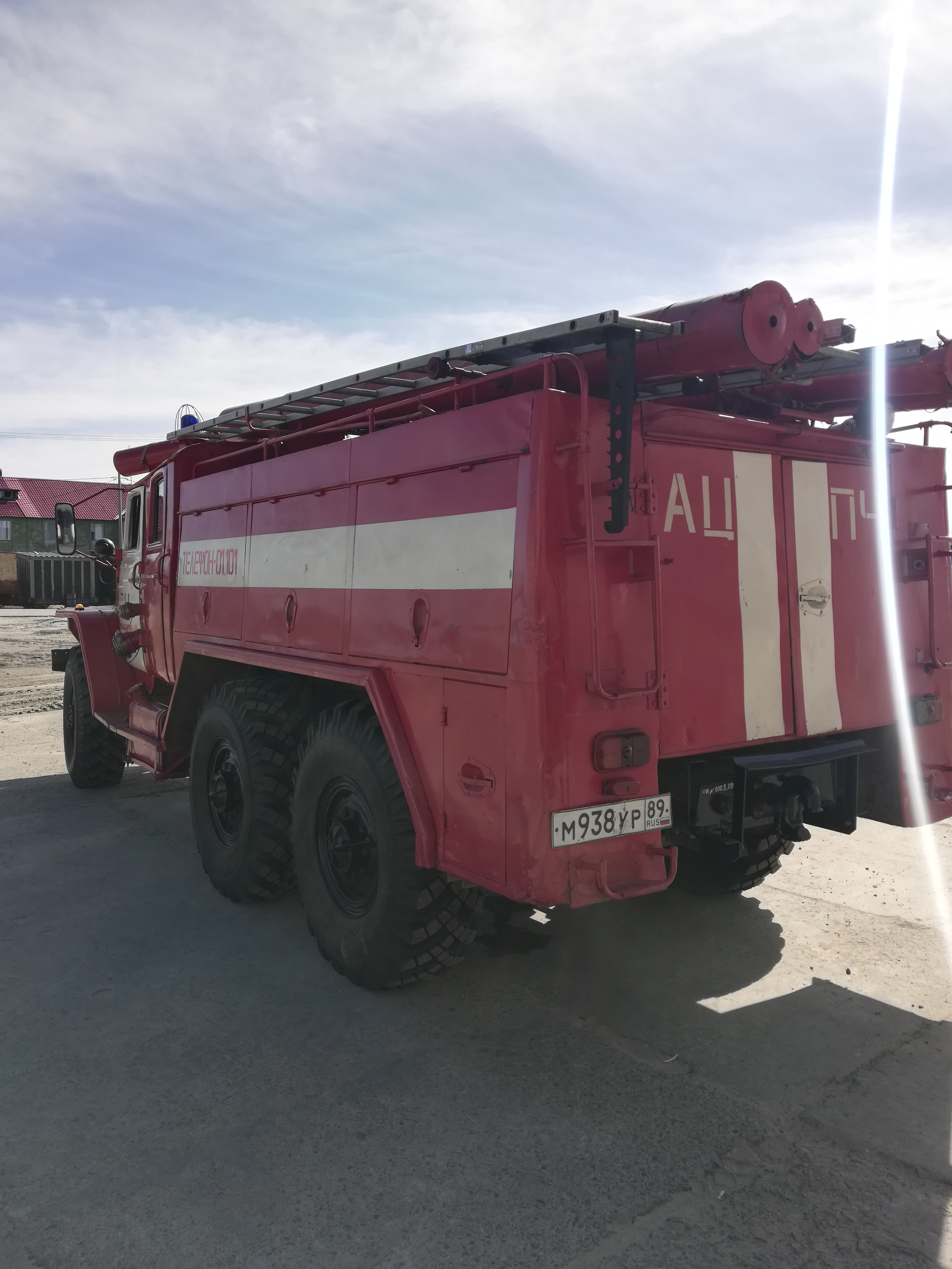 Автомобиль УРАЛ555710, пожарная автоцистерна