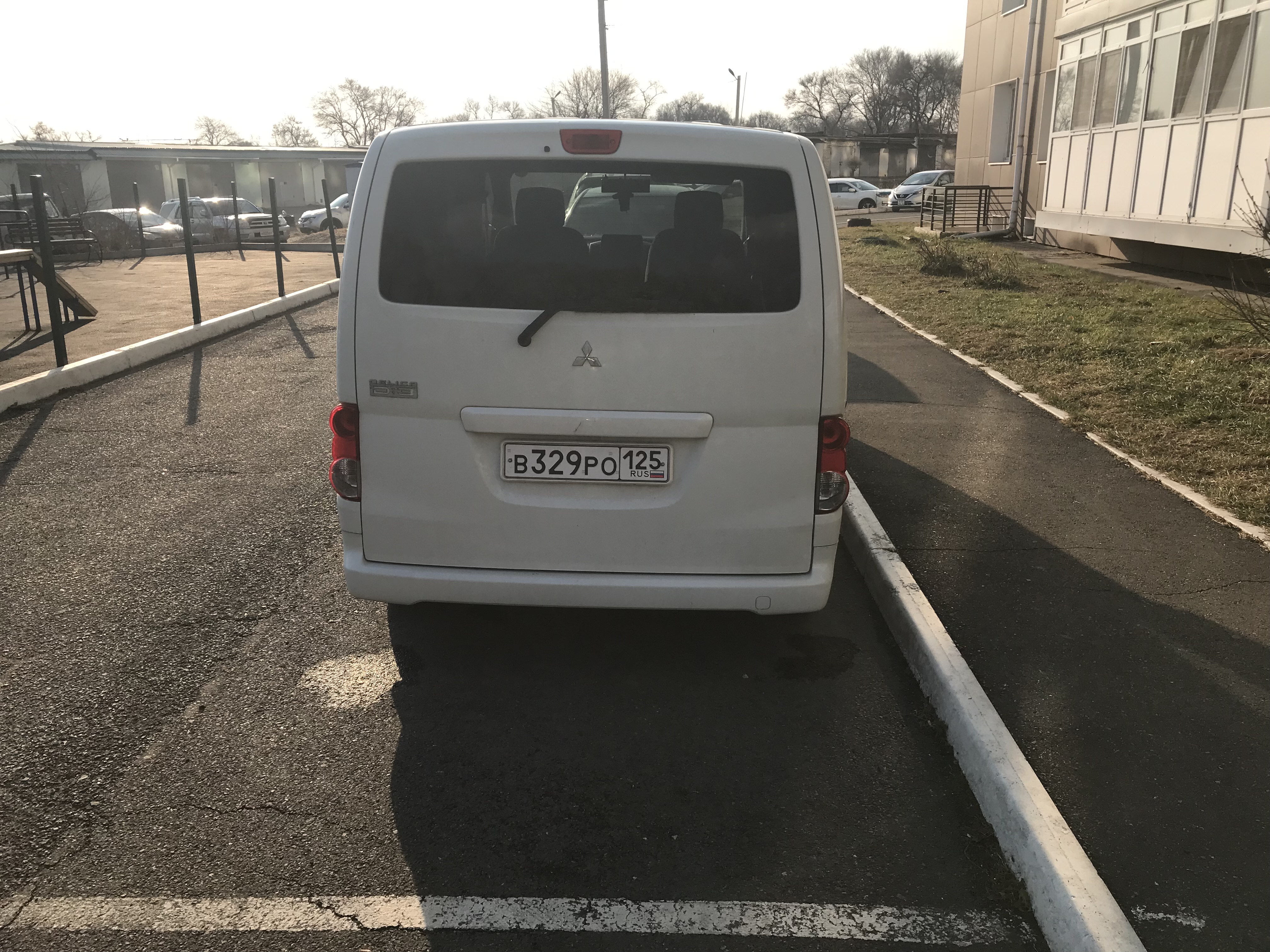 АМТС Mitsubishi Delica D:3, г.в.2011, г/н В329РО125, VIN М20700229, №кузова М20700229, №двиг.HR16208304С, соб-к Дармограй А.Н. (имущество обременено двойным залогом)