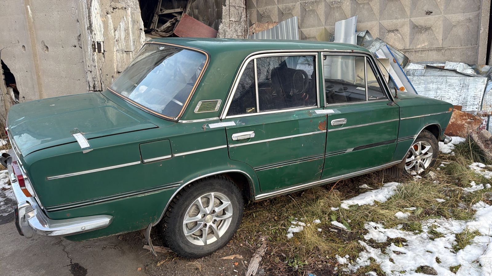 Лот № 15. Автомобиль "ВАЗ 2103", г.р.з. К755ЕН11, номер кузова 0610826, 1976 г.в., имеется СТС (11-007947-1)