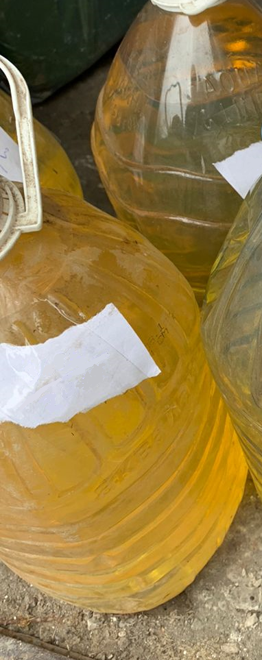 Присадки к нефтепродуктам - 175 литров, в 7 металлических емкостях (годные остатки)