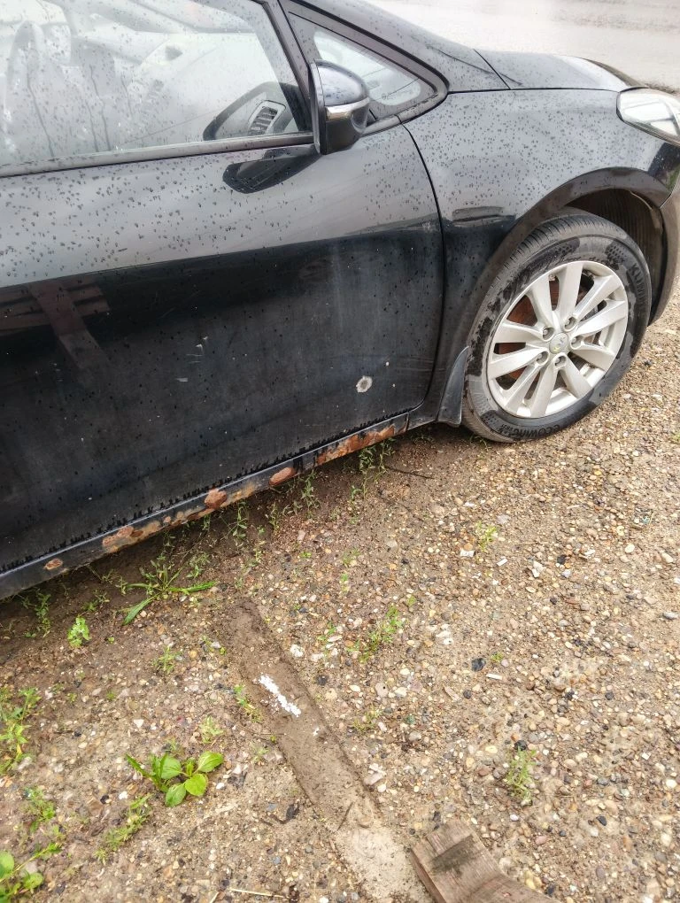 KIA YD (Cerato, Forte), идентификационный номер (VIN) XWEFX411BE0003787, год выпуска 2013, цвет кузова (кабины, прицепа)черный, паспорт транспортного средства 39 НТ 349670 от 28 ноября 2013 года.