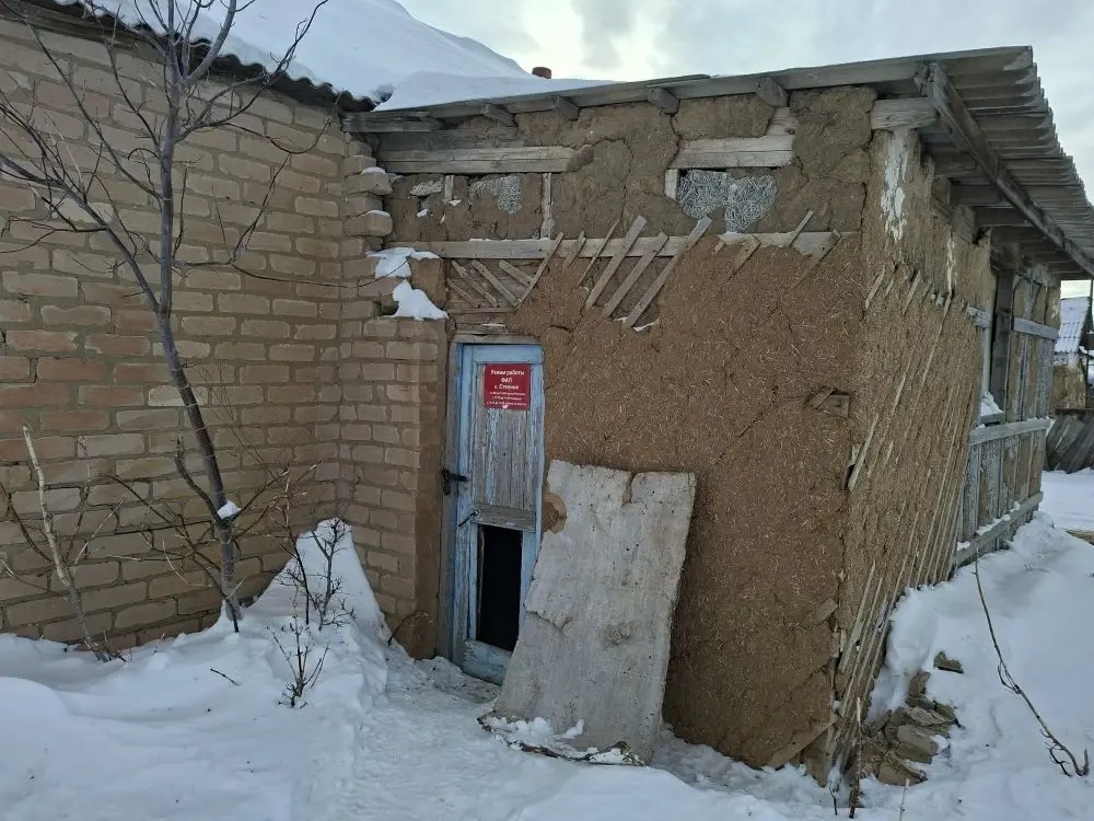 Здание. Наименование: здание фельдшерско-акушерского пункта, площадью 48,8 кв.м., местонахождение объекта: Оренбургская область, Илекский район, с. Степное, ул. Советская, дом № 5/1, кадастровый номер 56:12:1003001:36.земельный участок, площадь 121 кв.м., местоположение: обл. Оренбургская, р-н Илекский, с/с Привольный, с. Степное, ул. Советская, на земельном участке расположено одноэтажное здание фельдшерско-акушерского пункта, дом № 5/1, кадастровый номер 56:12:1003001:30