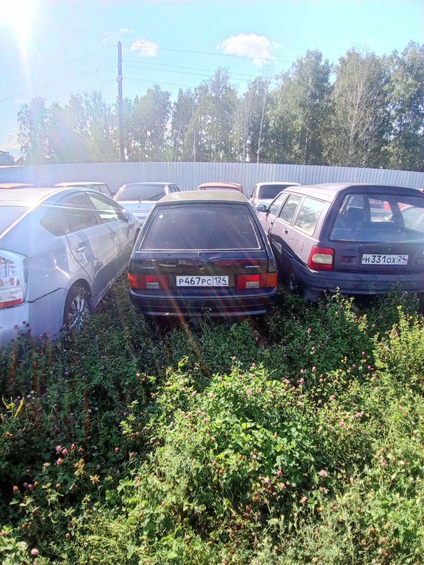 Автомобиль ВАЗ 21140, г/н, Р467РС124, 2006 г.в., VIN XTA21140064285551, двигатель № 4473683, цвет зеленый, комплектность и состояние не проверялась. Данное имущество обращено в доход государства. Находится в Дзержинском районе