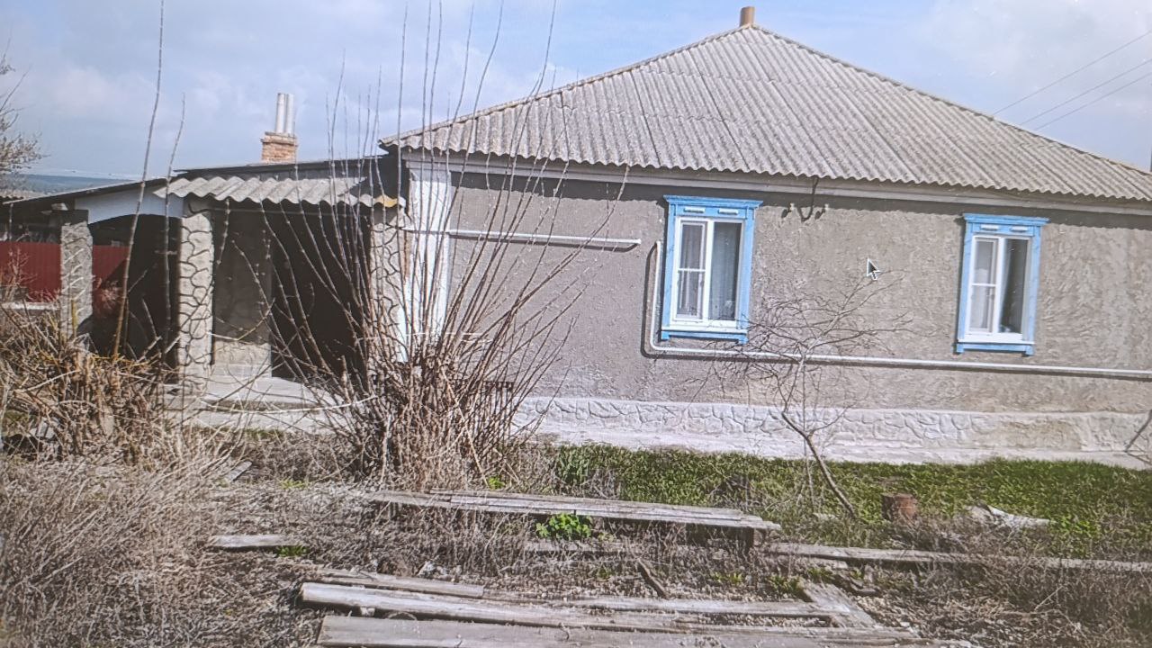 Лот № 15 (повторные торги). Жилой дом площадью 127,4 кв. м, кадастровый номер 36:14:0480004:498, земельный участок площадью 480 кв. м, кадастровый номер 36:14:0480004:76, расположенные по адресу: Воронежская область, Лискинский район, с. Селявное, ул. Первомайская, д. 13 – принадлежащие Беликовой А.П.