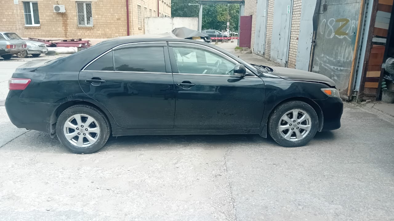 Автомобиль марки toyota camry 2010 года