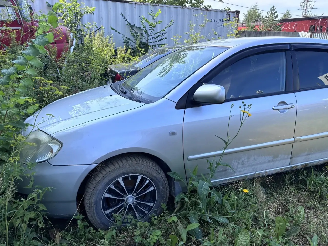 Легковой автомобиль TOYOTA COROLLA, 2006 г.в., г/н: О355ЕК154, VIN: NMTBZ20EX0R128425, серебристого цвета (залог)
