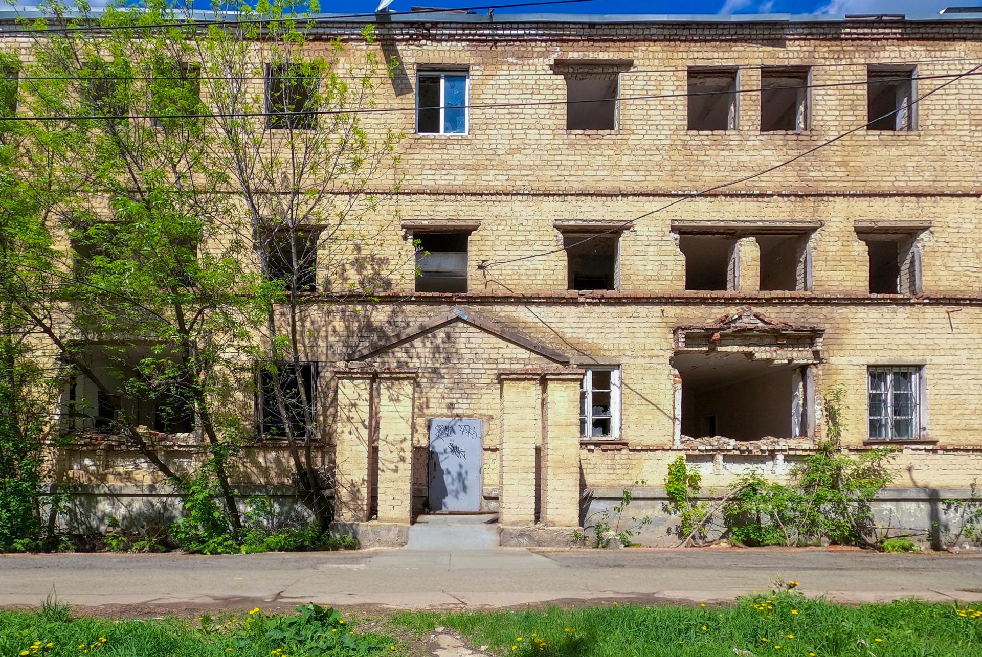 Продажа находящегося в федеральной собственности объекта недвижимого имущества площадью 1 399,8 кв. метра (кадастровый номер 57:25:0030121:33) одновременно с находящимся в федеральной собственности земельным участком площадью 839 кв. метров (кадастровый номер 57:25:0030121:187), на котором расположен такой объект недвижимого имущества, по адресу: Орловская область, городской округ город Орёл, г. Орёл, ул. Энергетиков, земельный участок 2.
