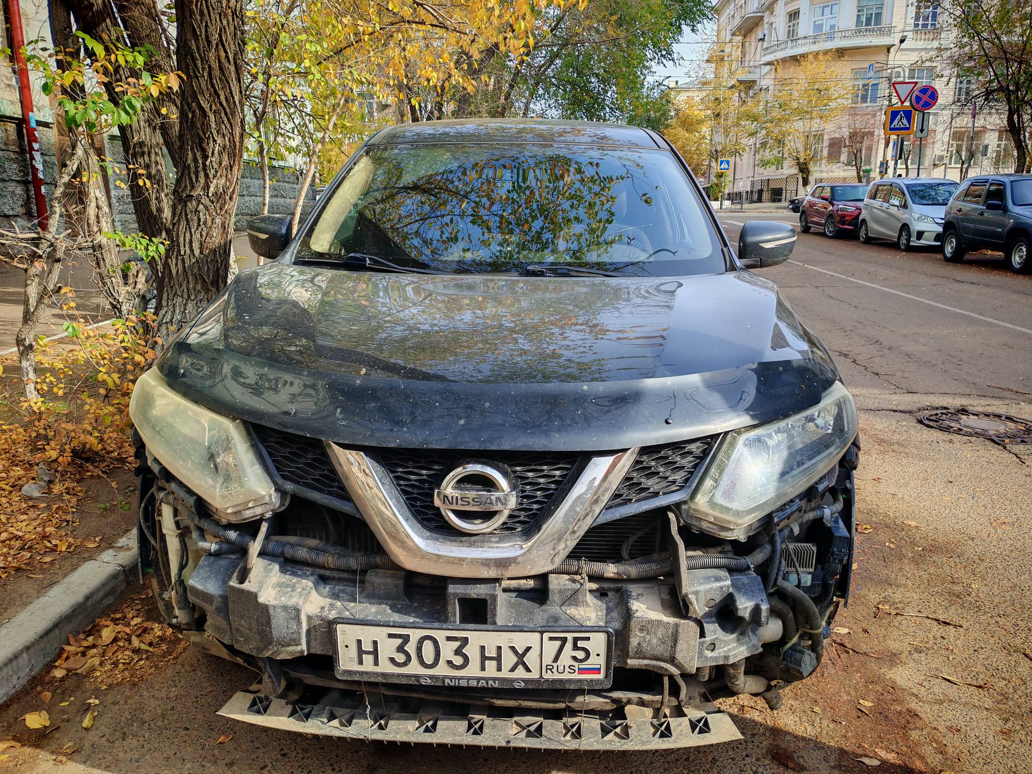 Автомобиль легковой универсал «NISSAN XRAIL», 2015 г.в., г/н Н303НХ75, VIN: Z8NTCNT32ЕS007256, номер кузова (прицепа): Z8NTCNT32ЕS007256, цвет черный, ключи от ТС, СОР и ПТС имеются. У ТС передний бампер отсутствует, царапины, сколы ЛКП, на лобовом стеклены трещина