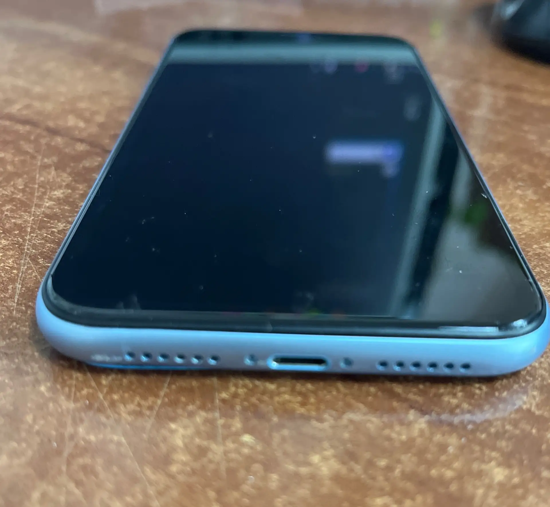 Сотовый телефон марки Iphone XR, 14pro