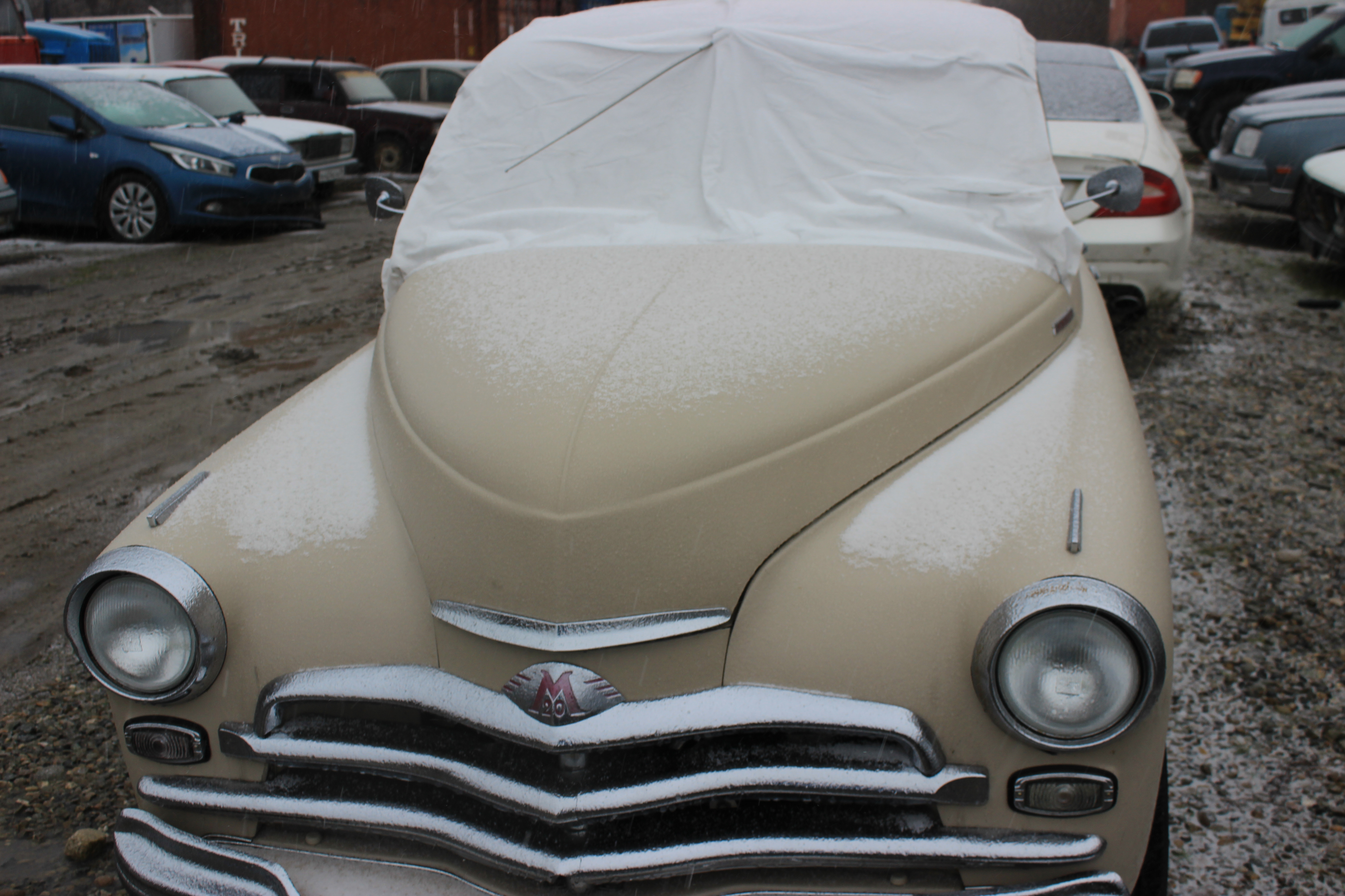 Автомобиль М 20, 1957 г.в., VIN отсутствует. Номер двигателя 51003185, номер шасси 222747. Документы отсутствуют.