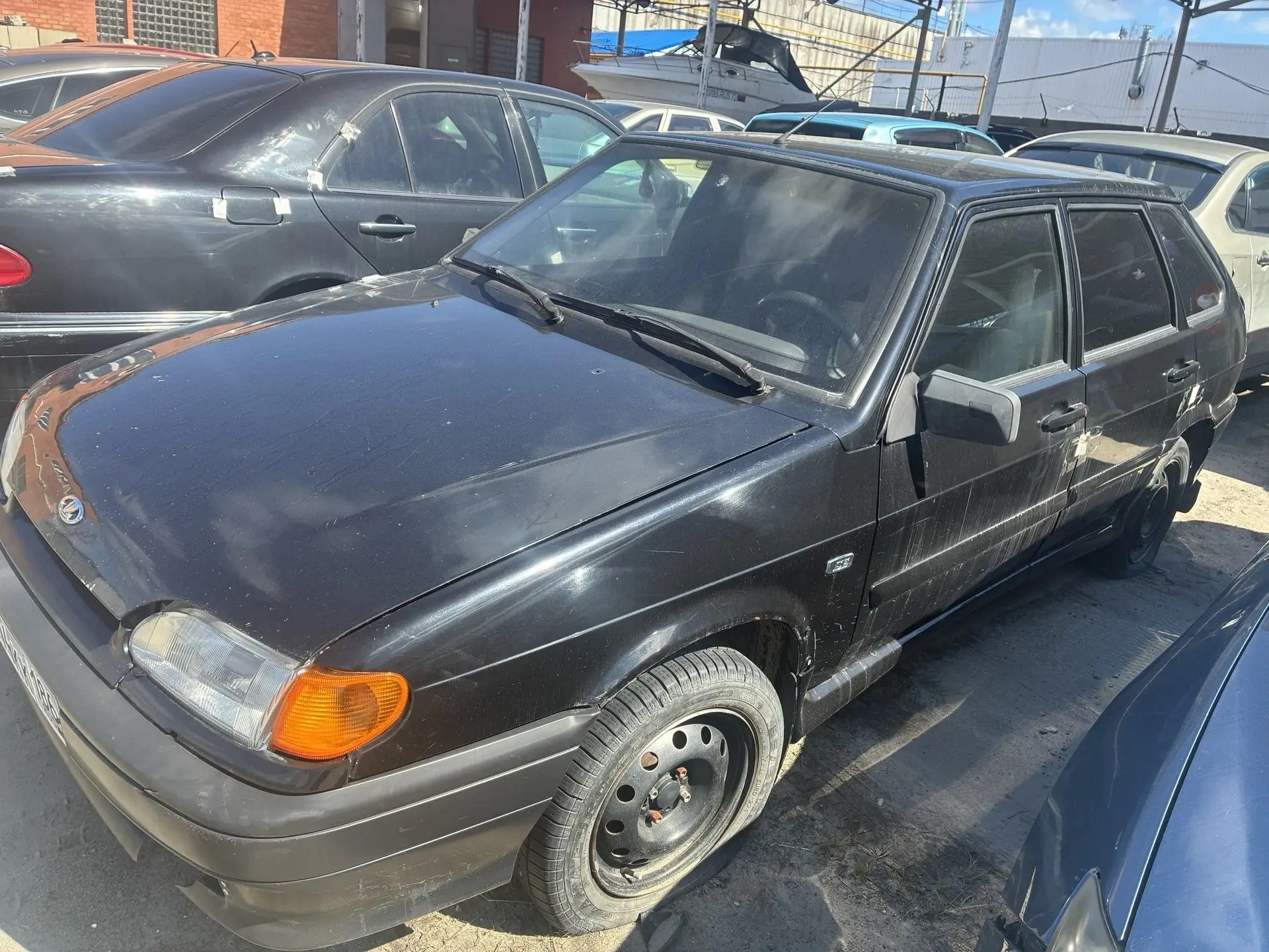 Автомобиль марки "LADA 211440" ЦВЕТ СИНЕ-ЧЕРНЫЙ, 2011 ГОД
ВЫПУСКА, Г/З Р114КК186, VIN-XTA211440C5072167. (ключи и документы отсутствуют, техническое состояние не проверялось, пробег не известен). Имущество продается в том виде, в каком оно есть, в случае продажи возврату/обмену не подлежит. За скрытые дефекты имущества Продавец ответственности не несет.