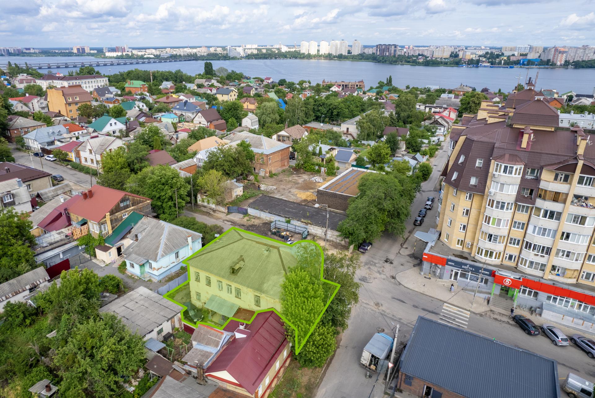 Продажа находящегося в федеральной собственности объекта недвижимого имущества площадью 352,5 кв. метра (кадастровый номер 36:34:0605030:151), являющегося объектом культурного наследия регионального значения, находящимся в неудовлетворительном состоянии, с одновременным предоставлением в аренду земельного участка площадью 370 кв. метров (кадастровый номер 36:34:0605030:2), местоположение: Воронежская обл., г. Воронеж, ул. Сакко и Ванцетти, 50.