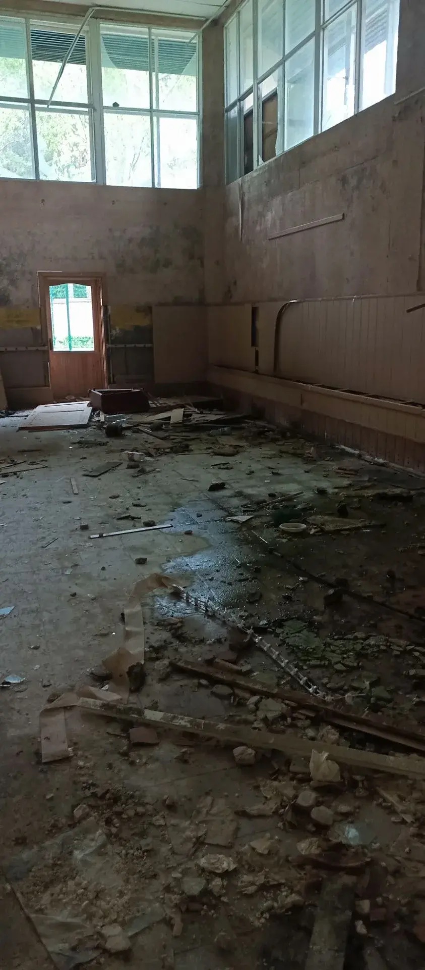 Нежилое здание с земельным участком  по адресу Псковская область, Печорский м.о., г. Печоры, ул. Мелиораторов , д. 11-Д»